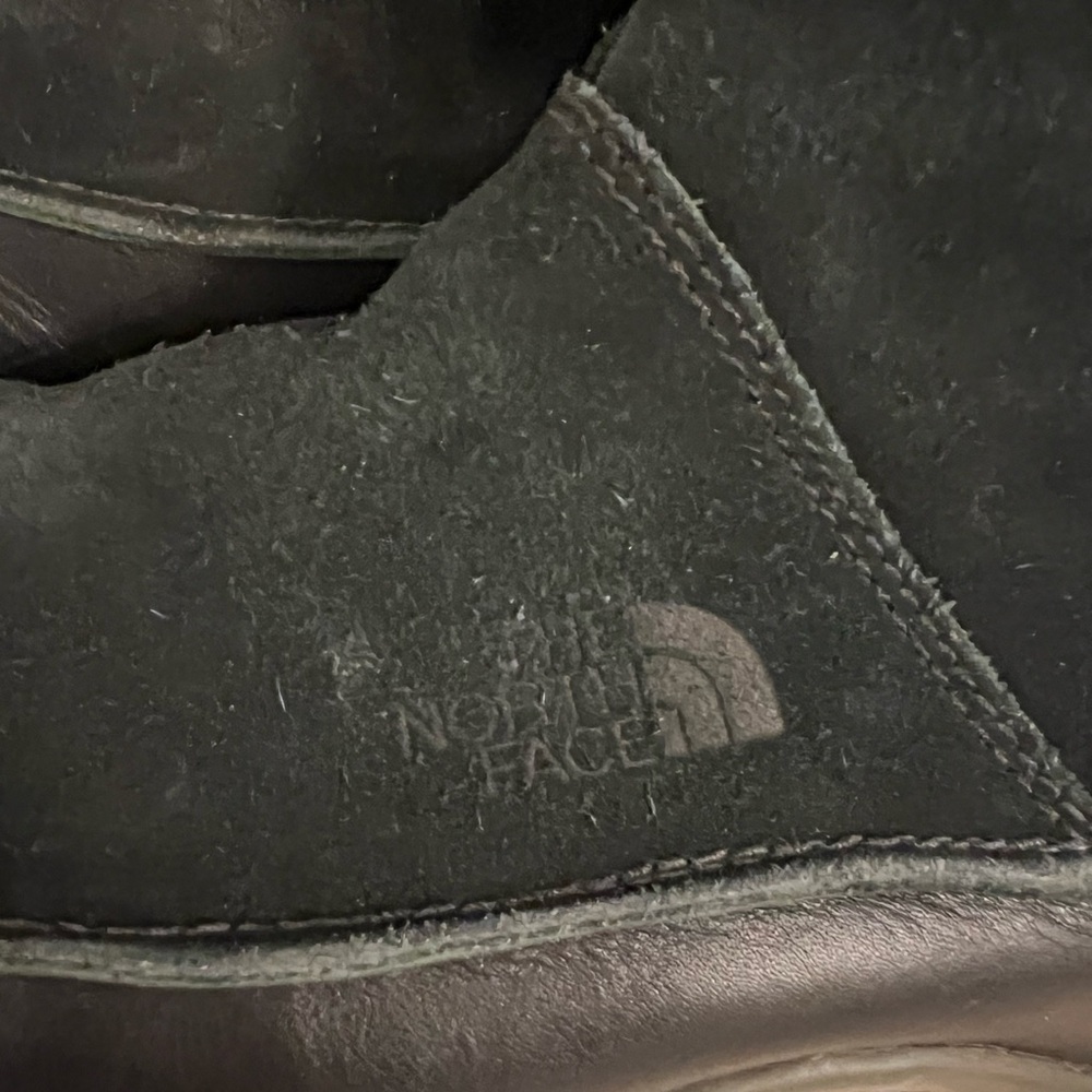 Women’s North Face Dark Suede Size 7.5 Boots - Picture 4 of 6